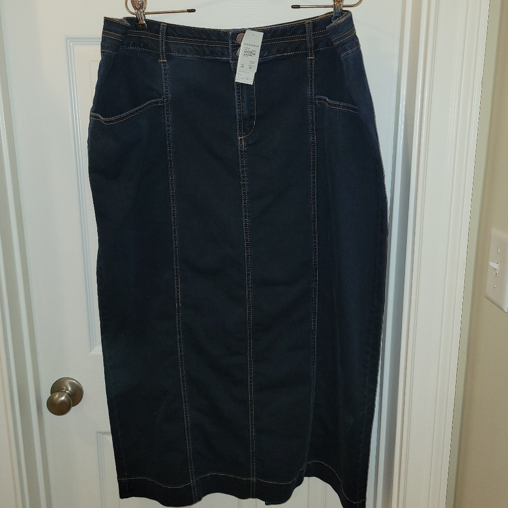 NWT Classic Denim Skirt SIZE 22W